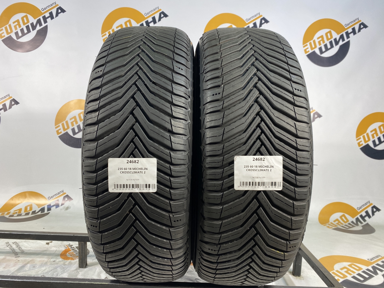 235 60 18 MICHELIN CROSSCLIMATE 2