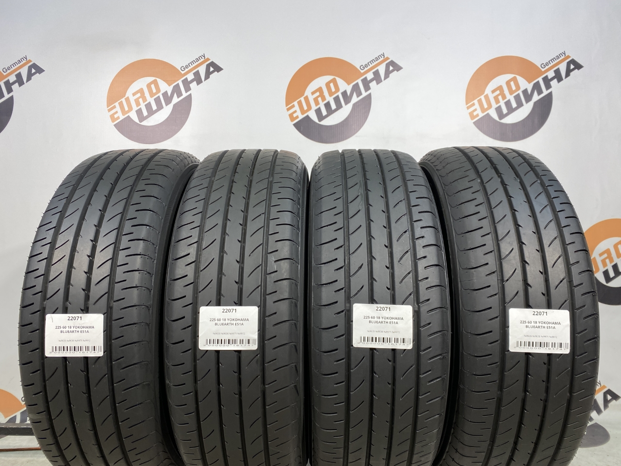 225 60 18 YOKOHAMA BLUEARTH E51A