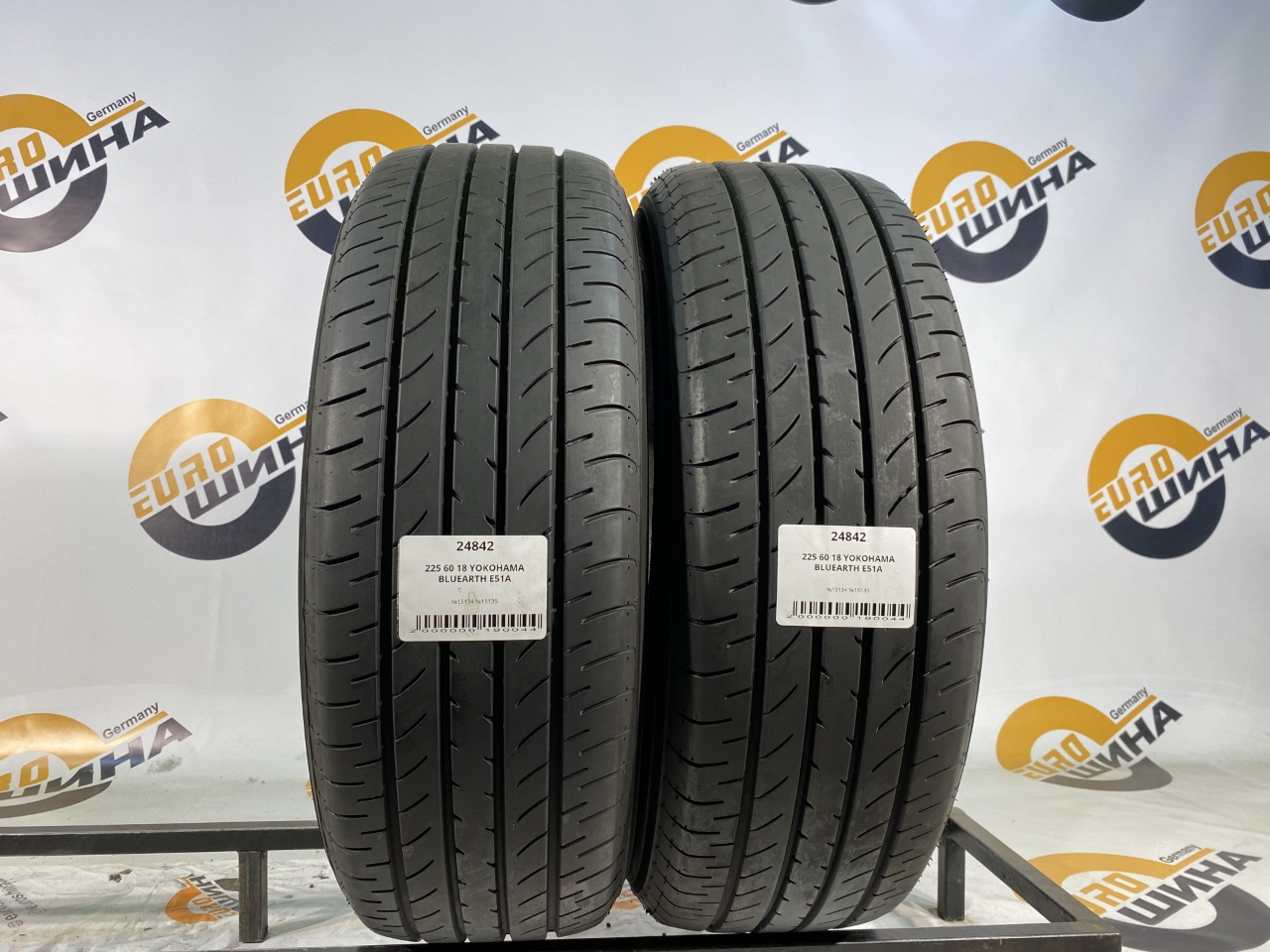 225 60 18 YOKOHAMA BLUEARTH E51A