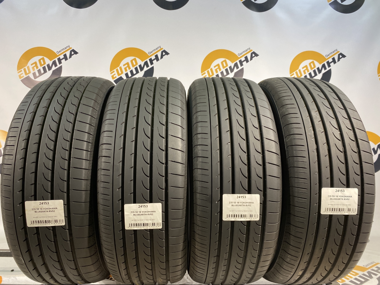 235 55 18 YOKOHAMA BLUEEARTH RV02