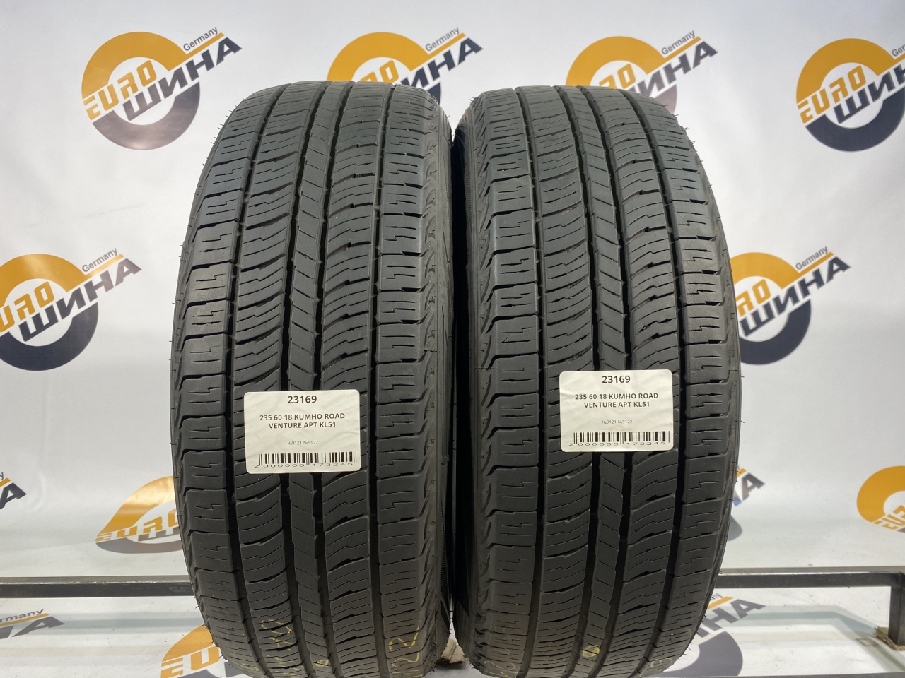 235 60 18 KUMHO ROAD VENTURE APT KL51