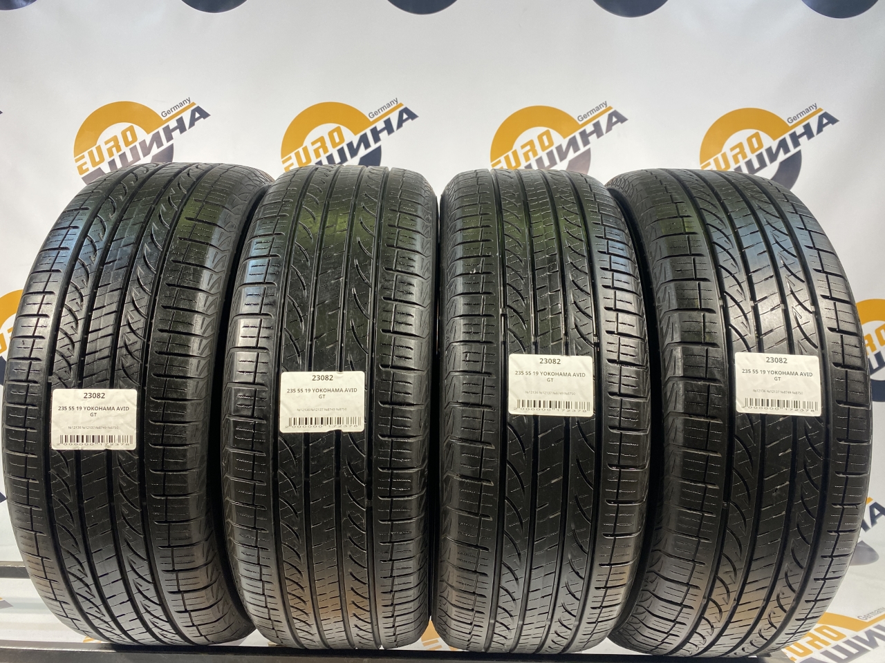 235 55 19 YOKOHAMA AVID GT