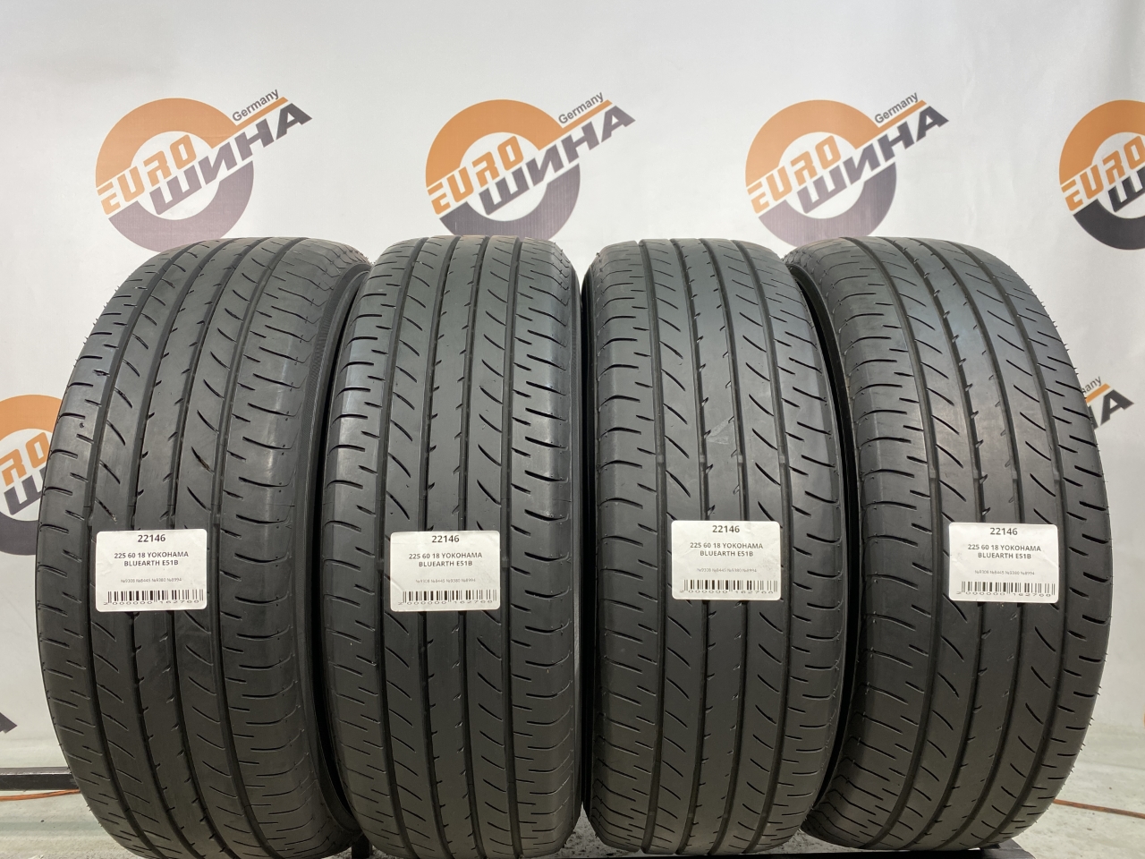 225 60 18 YOKOHAMA BLUEARTH E51B