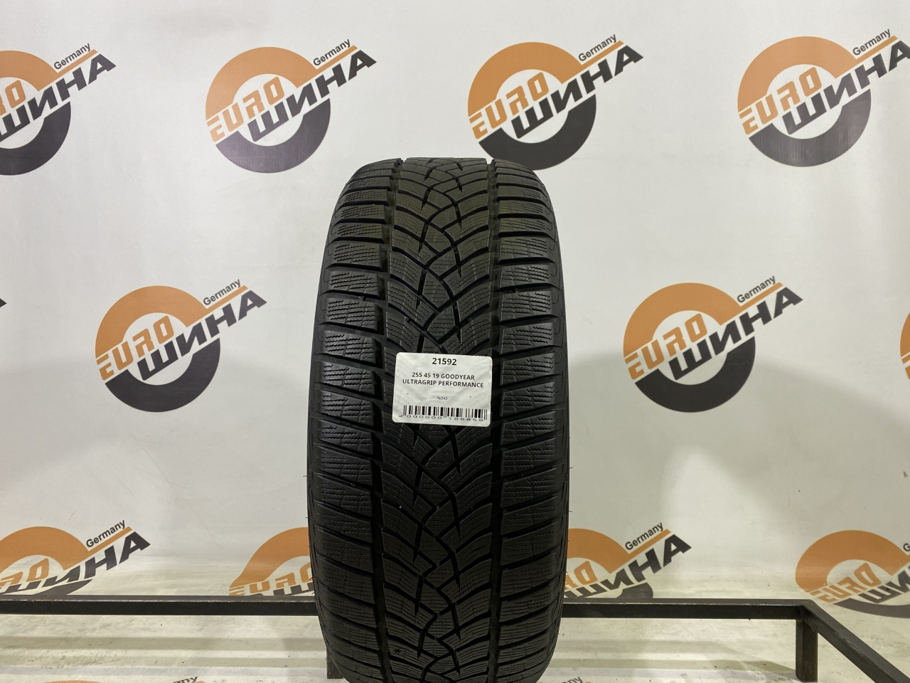 255 45 19 GOODYEAR ULTRAGRIP PERFORMANCE