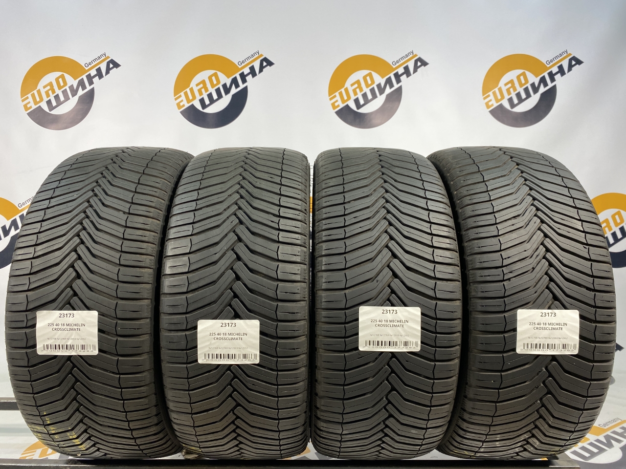 225 40 18 MICHELIN CROSSCLIMATE
