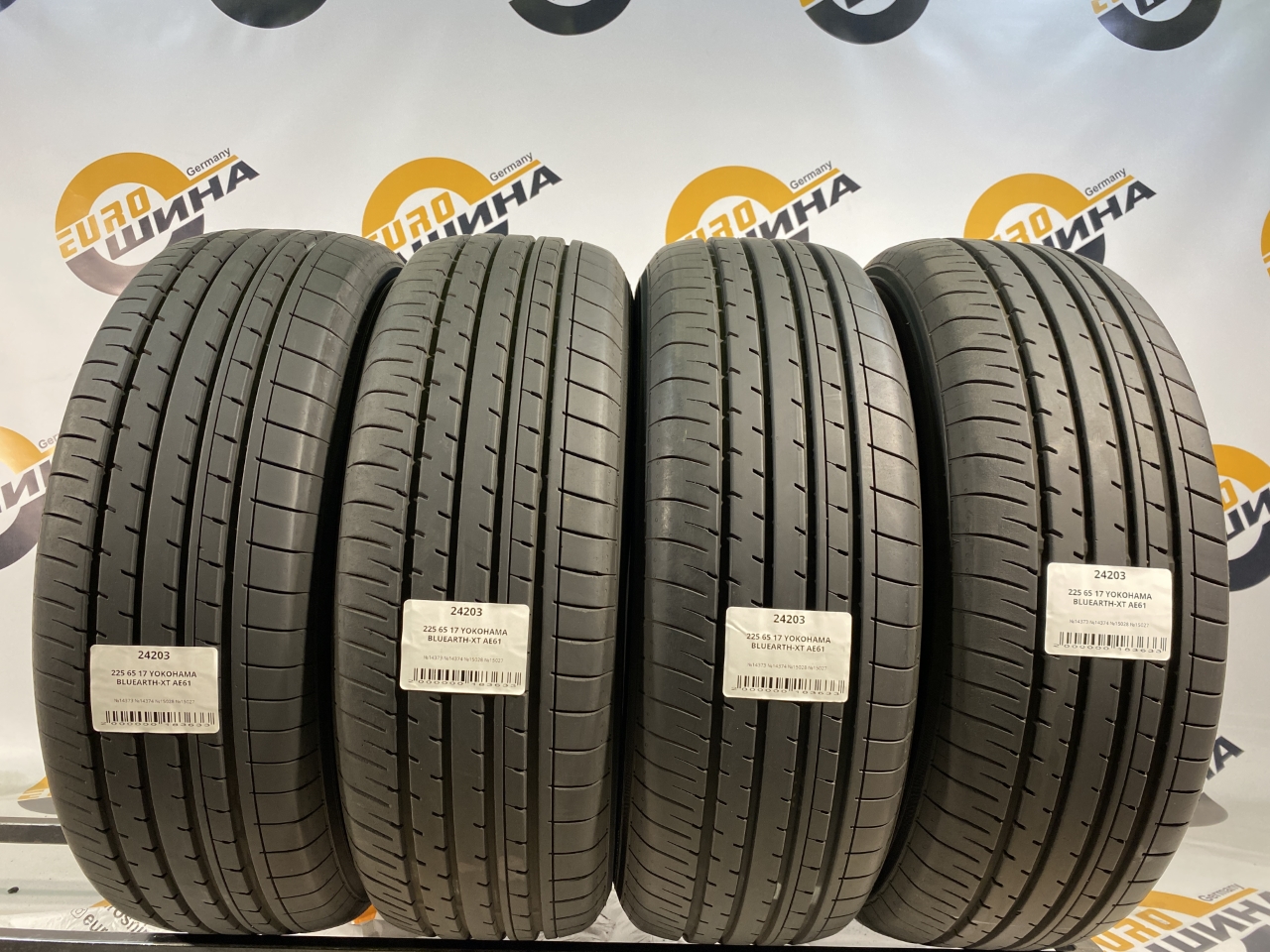225 65 17 YOKOHAMA BLUEARTH-XT AE61
