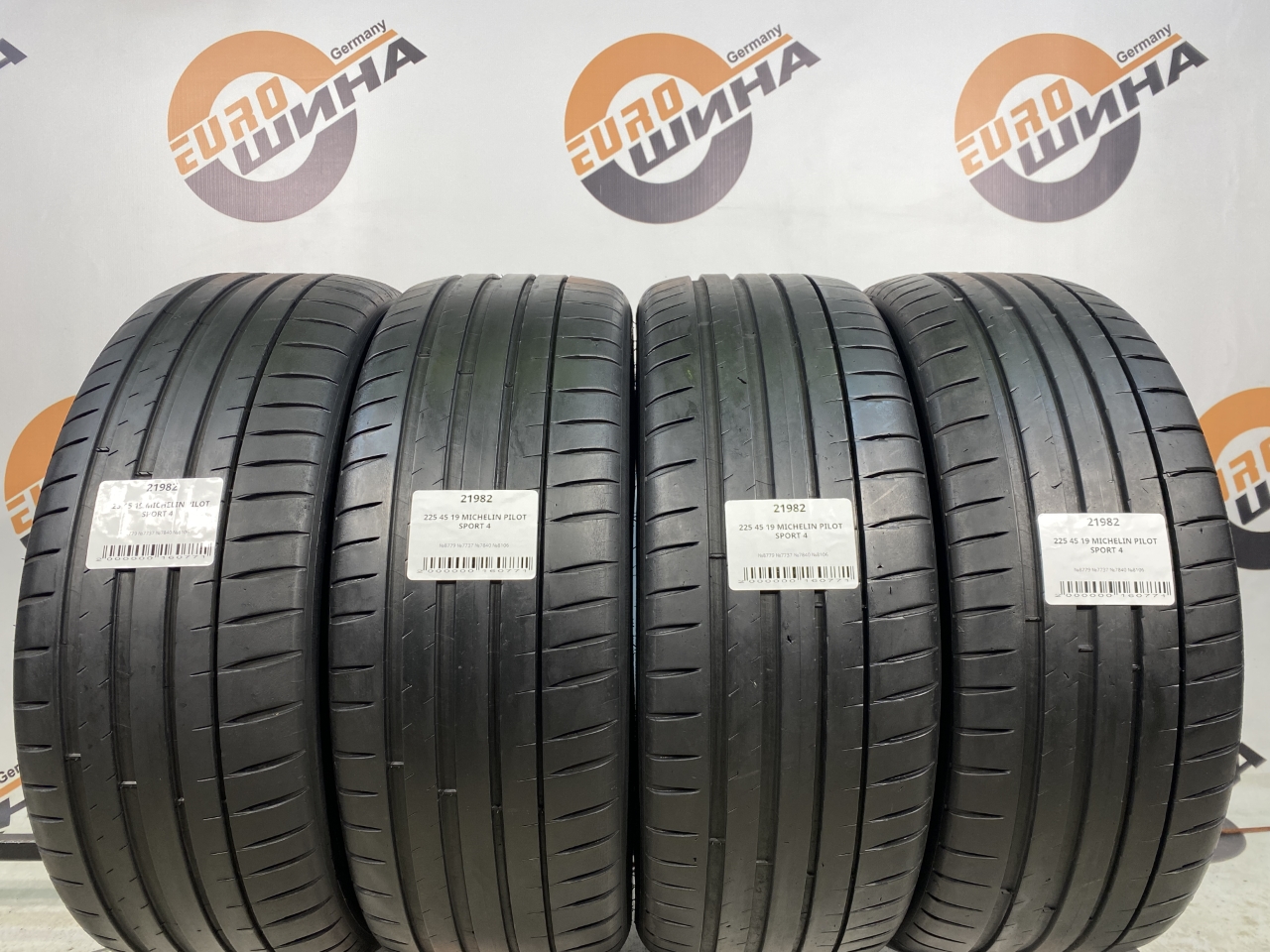 225 45 19 MICHELIN PILOT SPORT 4