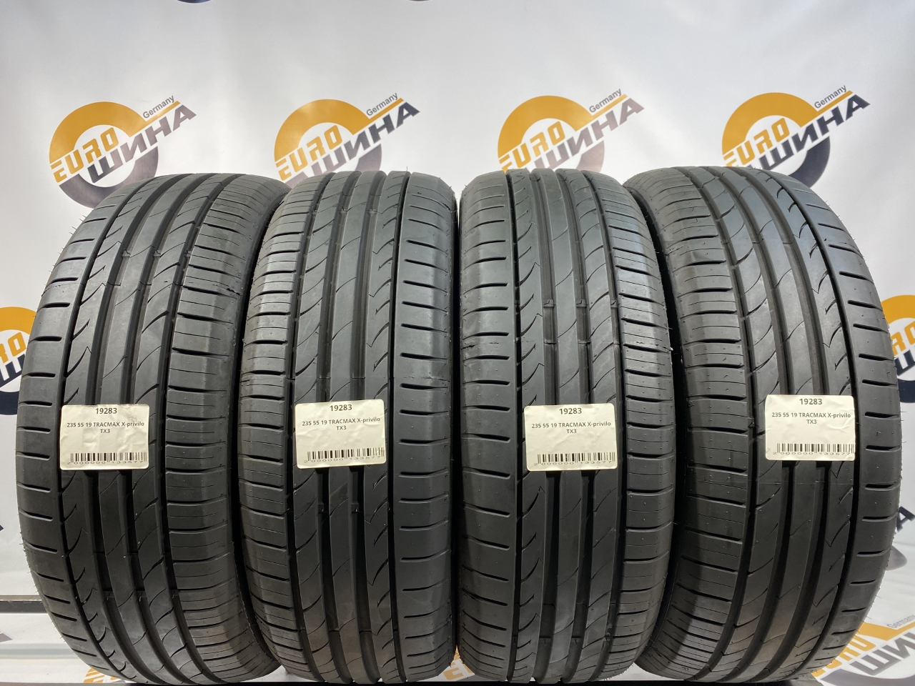 235 55 19 TRACMAX X-privilo TX3
