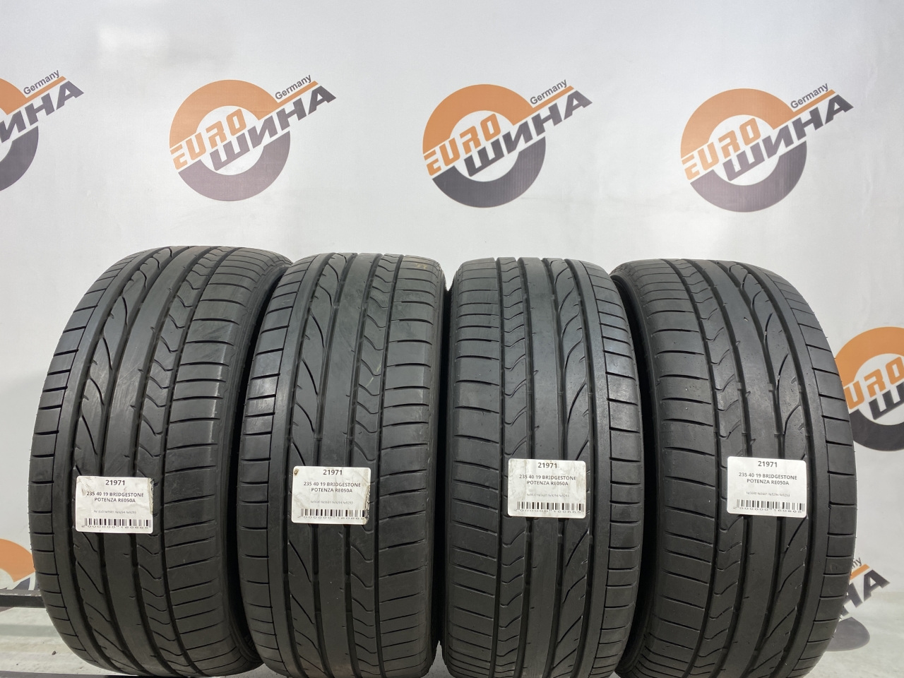 235 40 19 BRIDGESTONE POTENZA RE050A