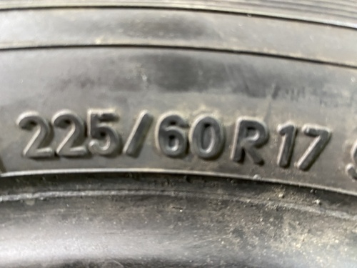 225 60 17 TOYO CELSIUS