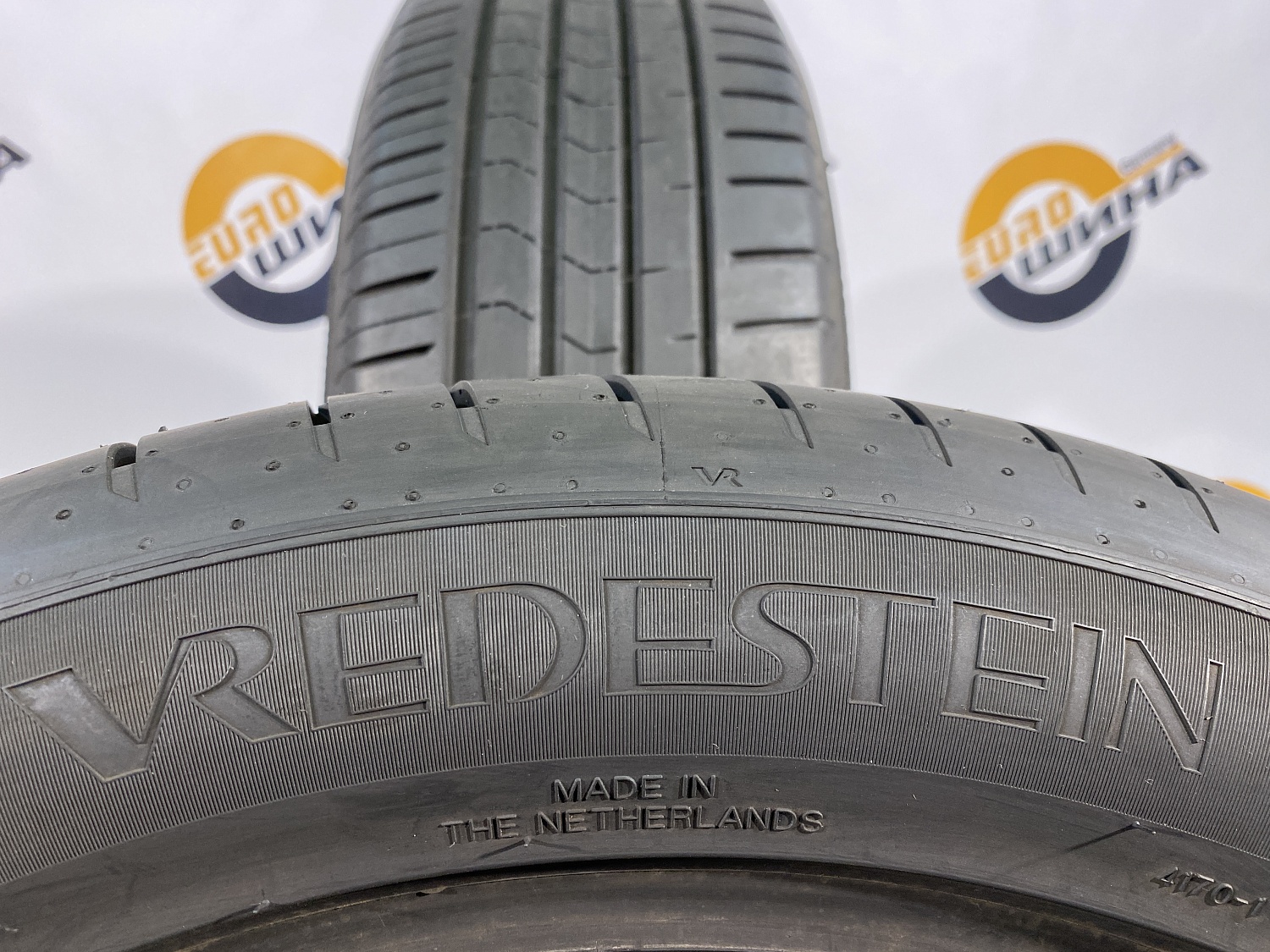 225 55 19 VREDESTEIN ULTRAC SATIN