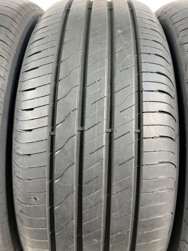 215 55 17 GOODYEAR EFFICIENTGRIP PERFORMANCE 2