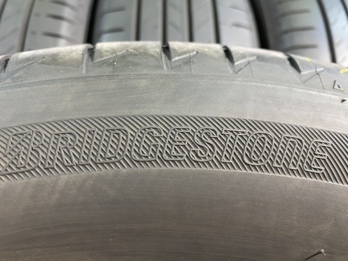 215 60 17 BRIDGESTONE ALENZA 001