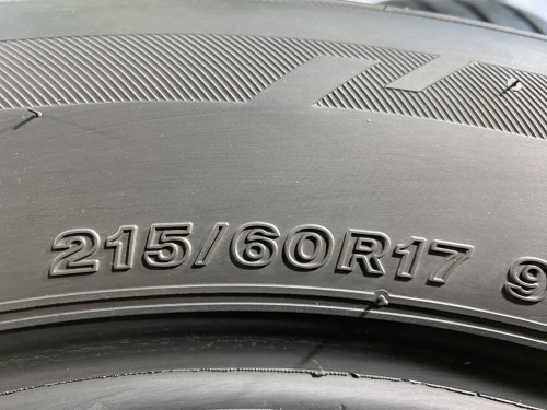 215 60 17 BRIDGESTONE LUFT RV II