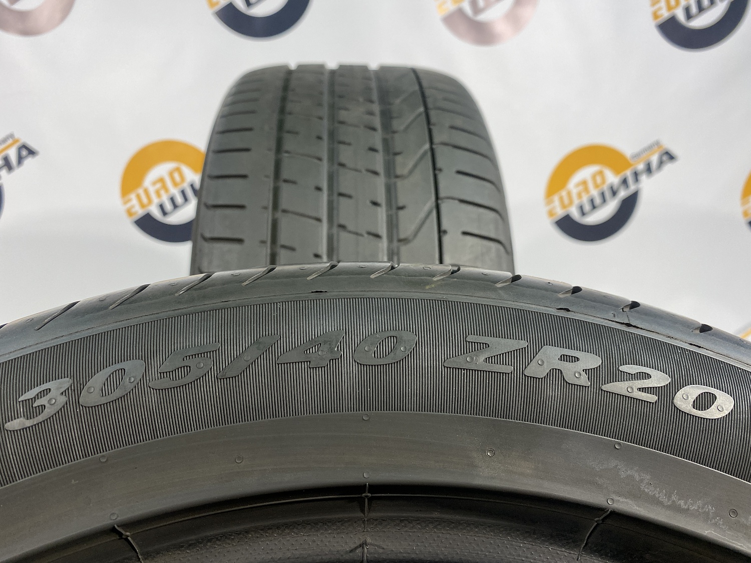 305 40 20 PIRELLI P ZERO