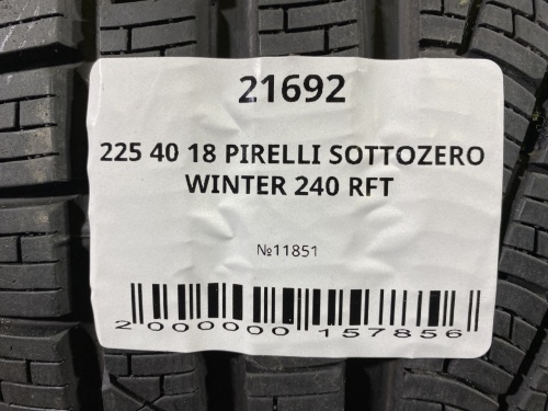 225 40 18 PIRELLI SOTTOZERO WINTER 240 RFT
