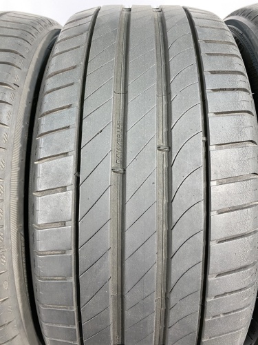 235 45 18 KLEBER DYNAXER UHP