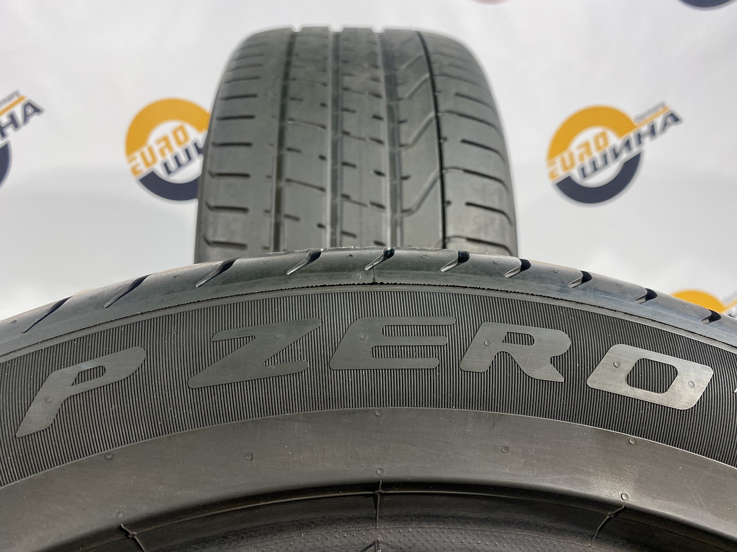 305 40 20 PIRELLI P ZERO