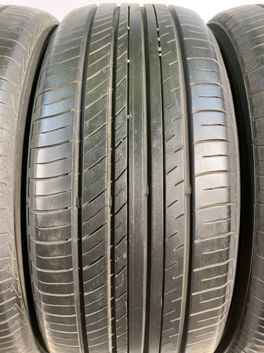 225 55 17 YOKOHAMA ADVAN DB V552