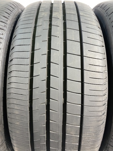 235 50 18 DUNLOP VEURO VE304