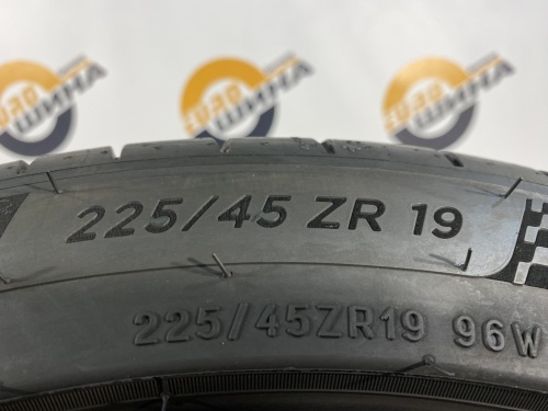 225 45 19 MICHELIN PILOT SPORT 4 RFT