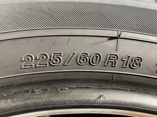 225 60 18 YOKOHAMA BLUEARTH E51B