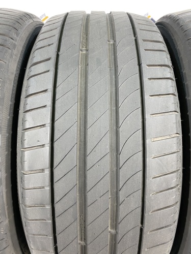 235 45 18 KLEBER DYNAXER UHP