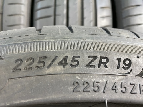 225 45 19 MICHELIN PILOT SPORT 4