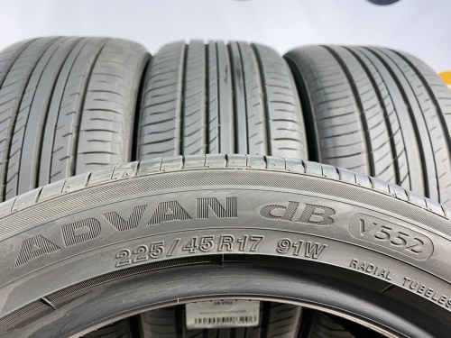 225 45 17 YOKOHAMA ADVAN DB V552
