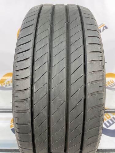 235 55 17 KLEBER DYNAXER HP4