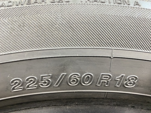 225 60 18 YOKOHAMA BLUEARTH E51B
