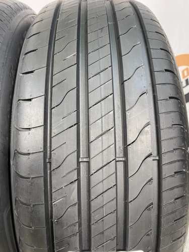 235 55 19 GOODYEAR EFFICIENTGRIP 2 SUV