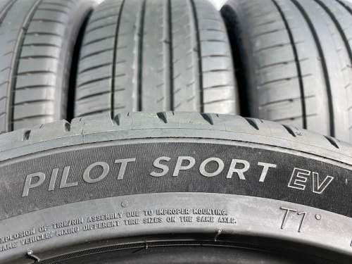 255 40 20 MICHELIN PILOT SPORT EV