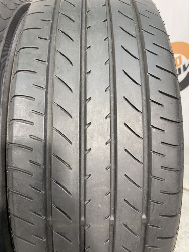 225 60 18 YOKOHAMA BLUEARTH E51B