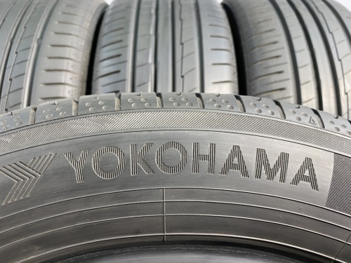 215 55 17 YOKOHAMA BLUEARTH AE50