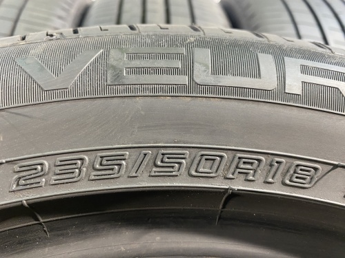 235 50 18 DUNLOP VEURO VE304