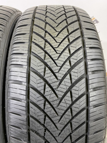 225 55 17 TRACMAX X-PRIVILO AS01