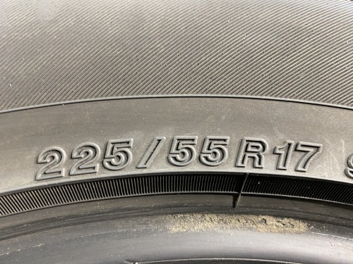 225 55 17 YOKOHAMA ADVAN DB V552