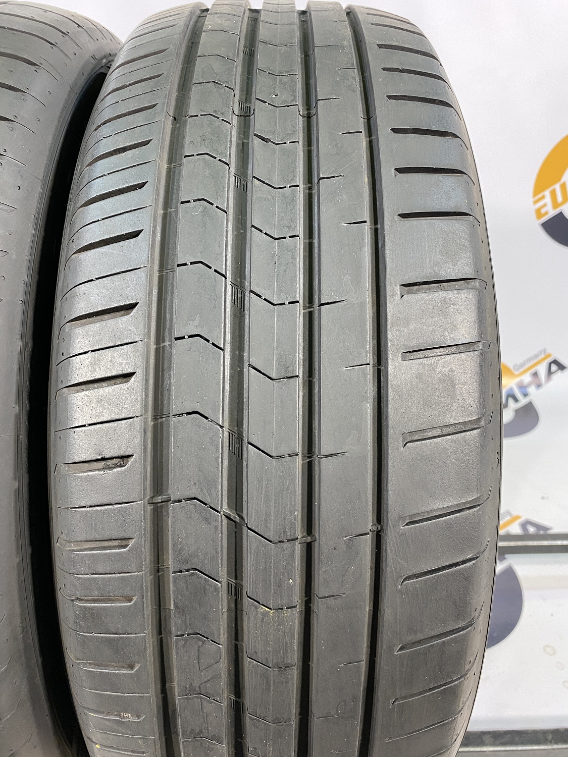 225 55 19 VREDESTEIN ULTRAC SATIN