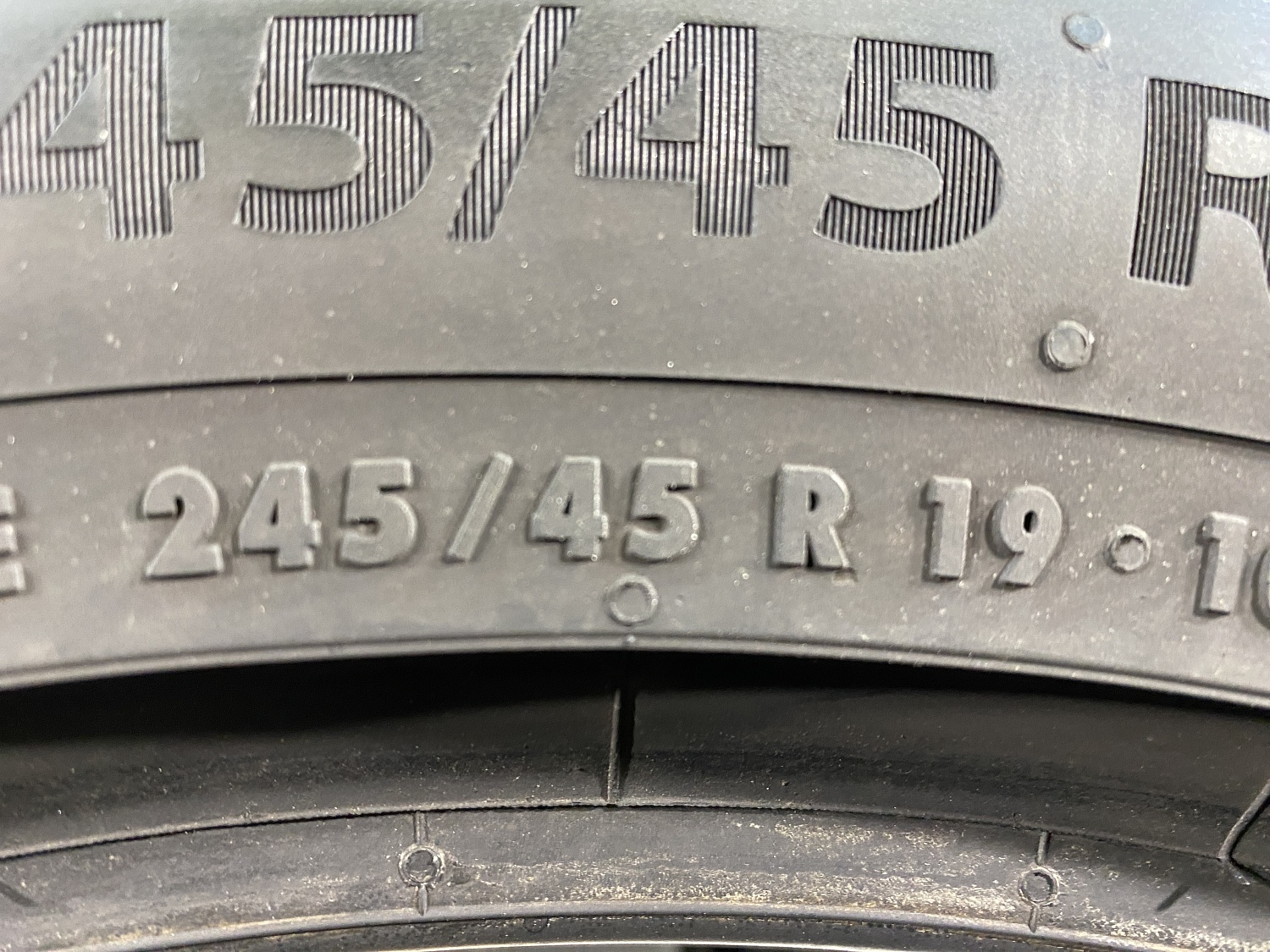 245 45 19 BARUM BRAVURIS 5HM