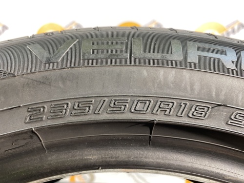 235 50 18 DUNLOP VEURO VE304