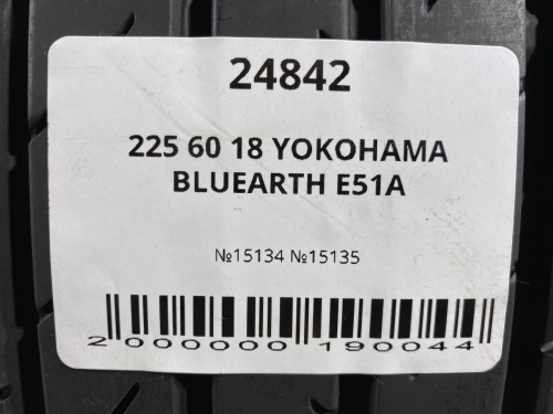 225 60 18 YOKOHAMA BLUEARTH E51A