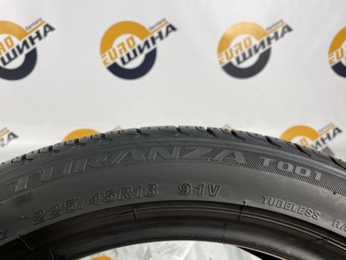 225 45 18 BRIDGESTONE TURANZA T001
