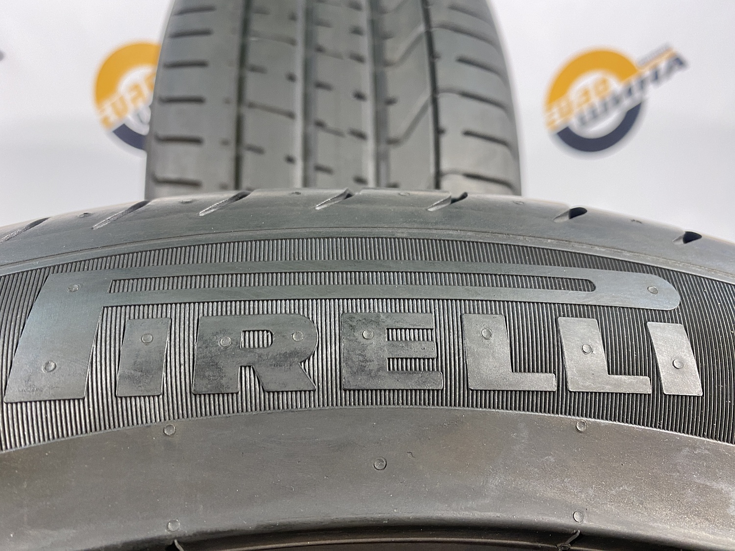 305 40 20 PIRELLI P ZERO