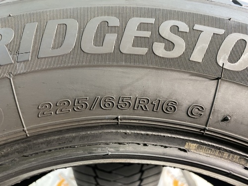225 65 16C BRIDGESTONE DURAVIS ALL SEASON