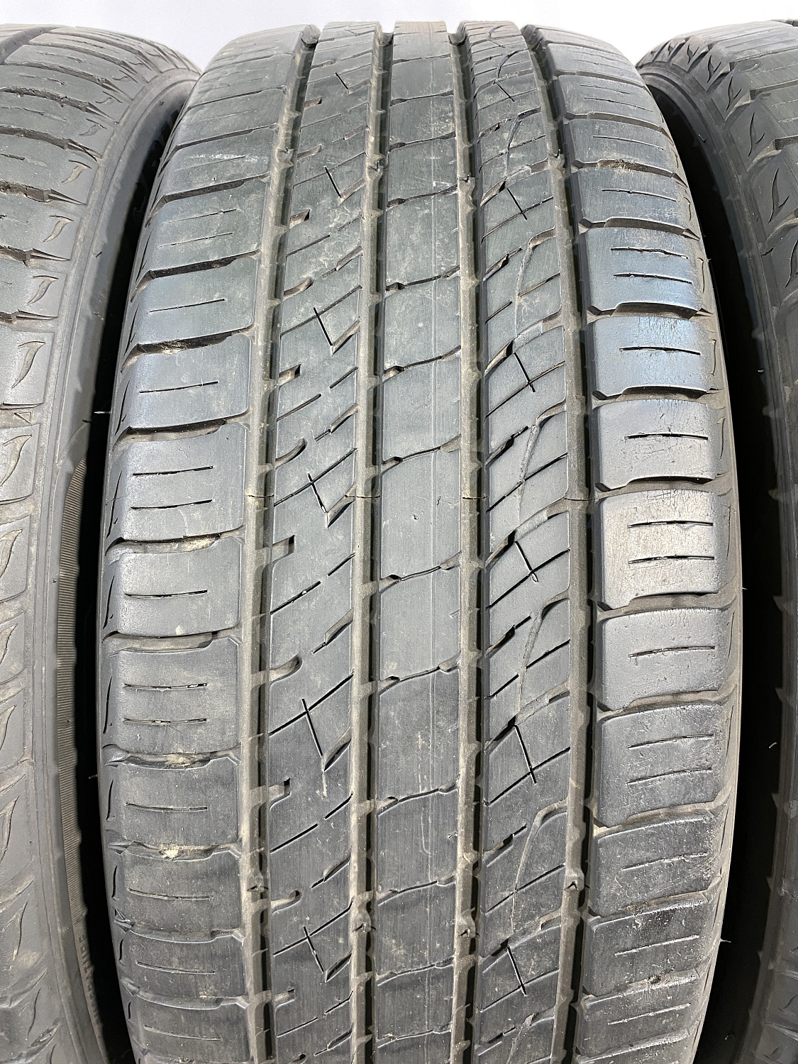 225 55 19 KUMHO CRUGEN PREMIUM KL33