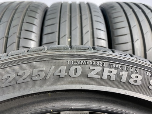 225 40 18 KUMHO ECSTA PS71