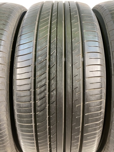 225 55 17 YOKOHAMA ADVAN DB V552