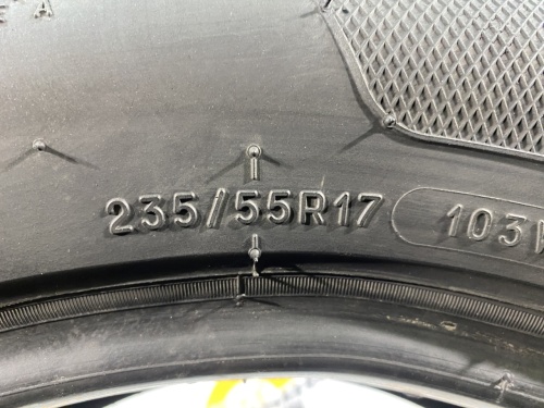 235 55 17 KLEBER DYNAXER HP4