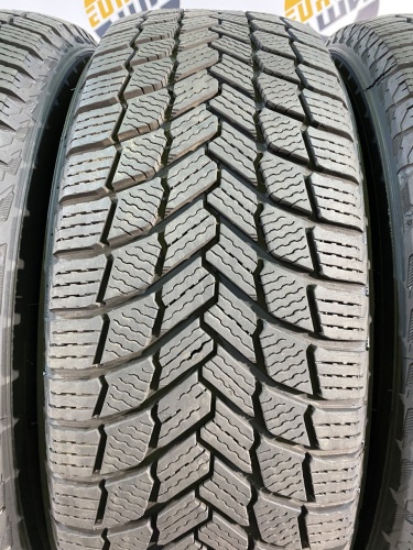 235 65 18 MICHELIN X-ICE SNOW SUV
